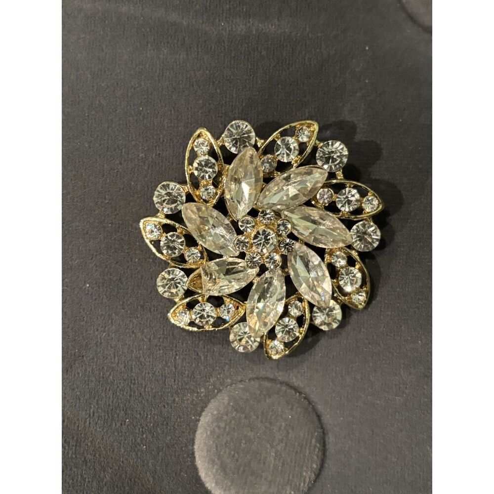 gold brooch pin